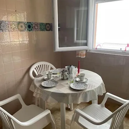 Specious Near The Sea アパート フィニステレ